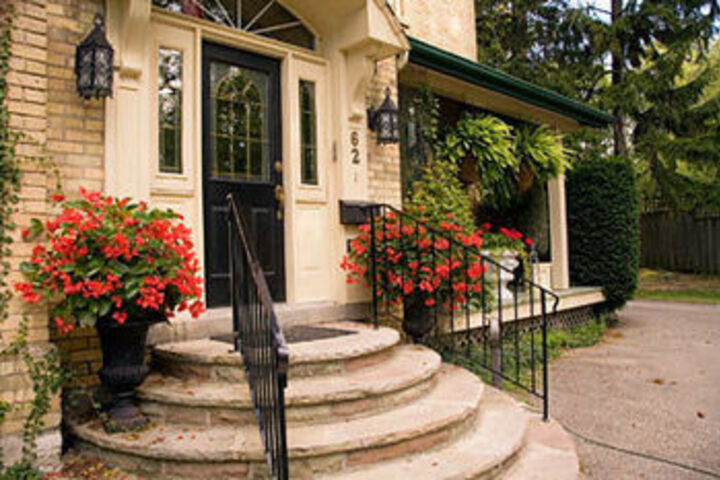 Stewart House Inn