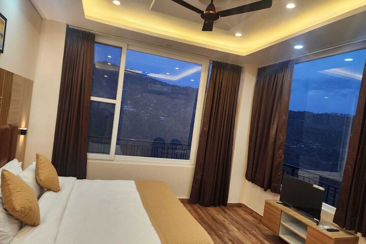 Room 17 of 44
