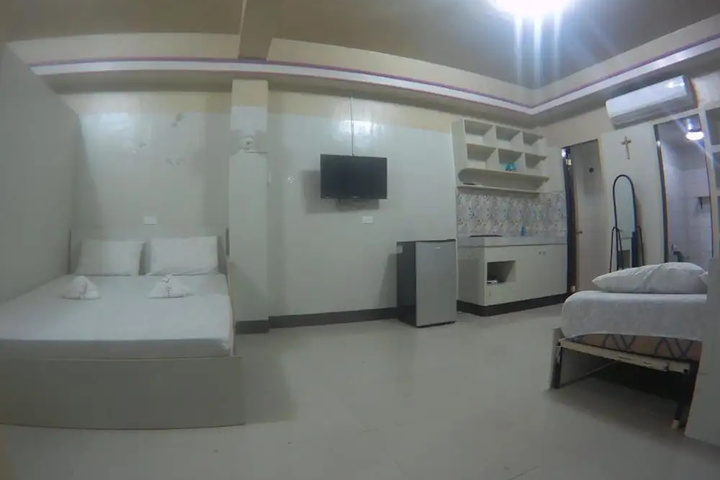Room 4 of 11