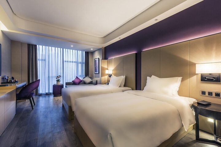 Room 44 of 77