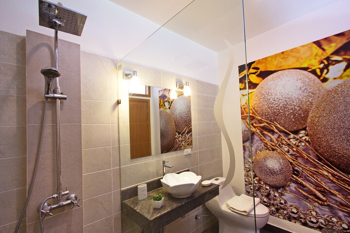 Room 14 of 32