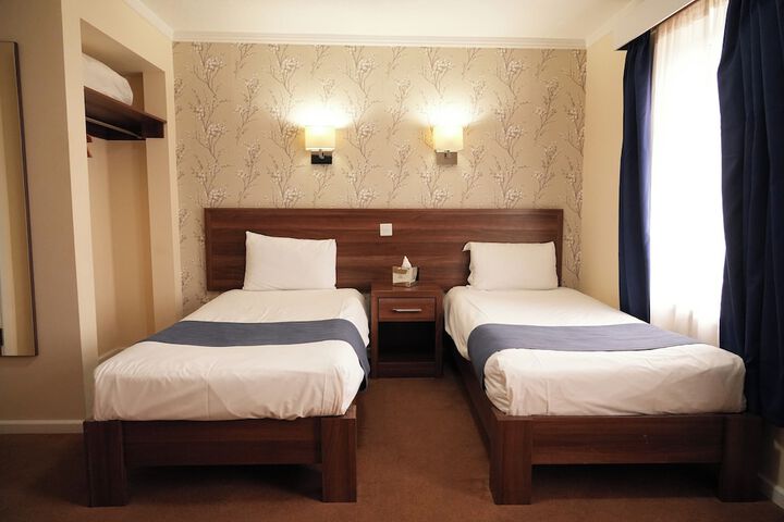 Room 124 of 208