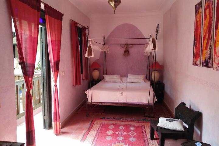 Room 8 of 38