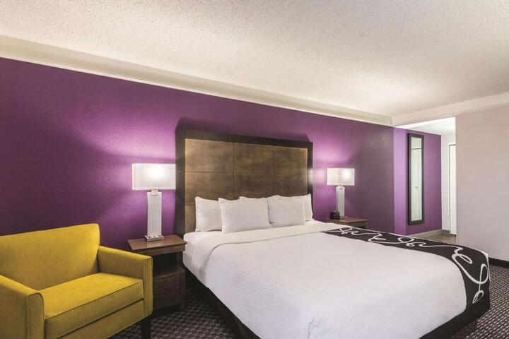 1 King Bed Executive Room (5 of 18)