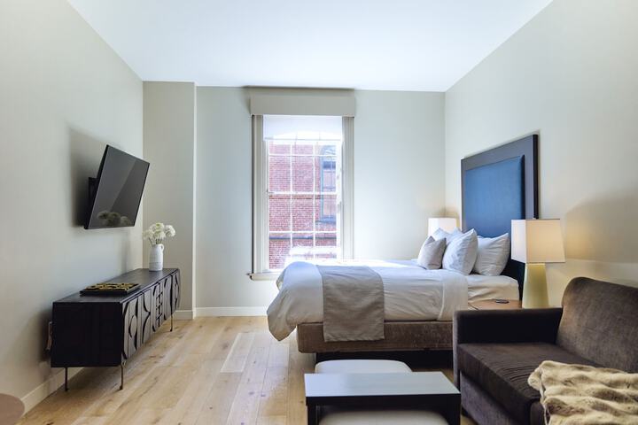 Room 26 of 131