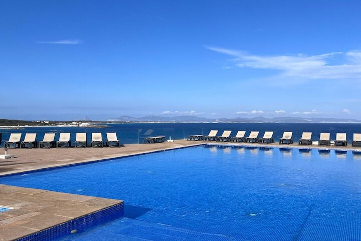 Pool 93 of 132