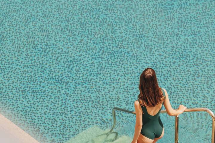 Pool 51 of 141