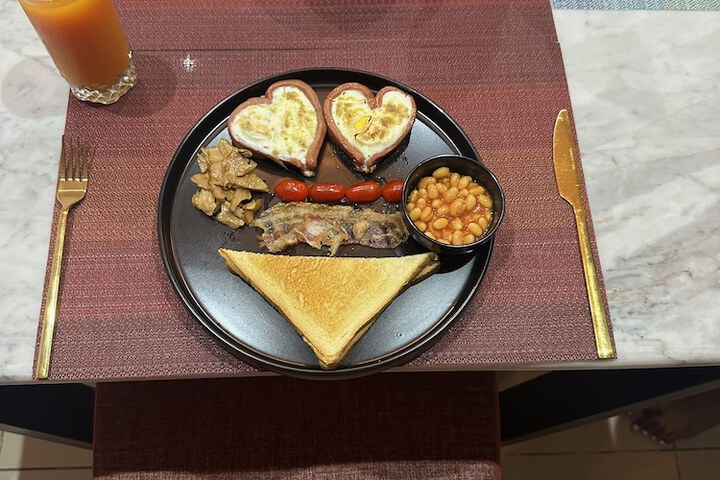 Dining 25 of 37