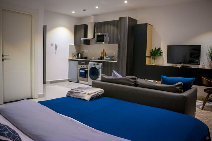 Room 4 of 83