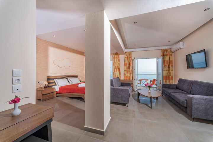 Room 8 of 38