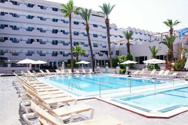Hotel 4 of 13