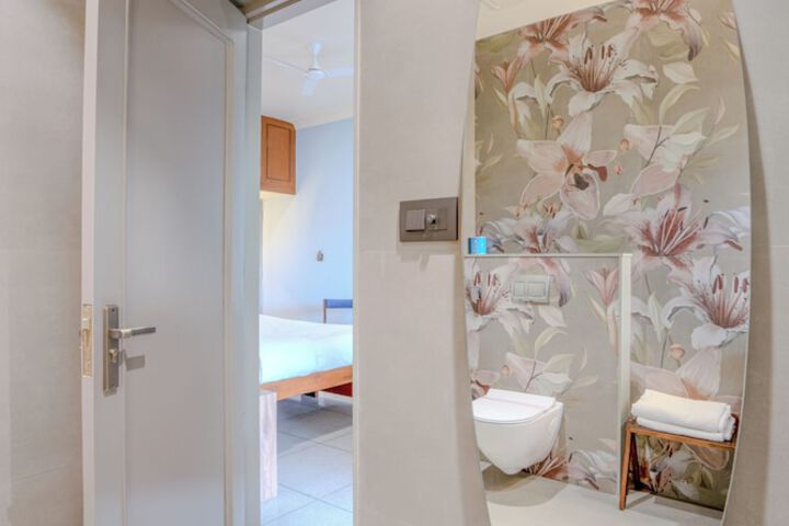 Room 201 of 246