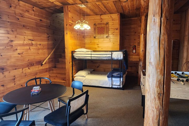 Room 9 of 34