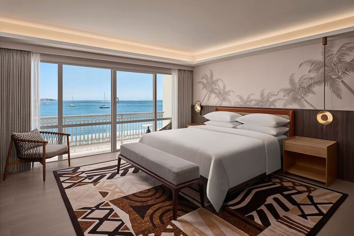Room 42 of 102