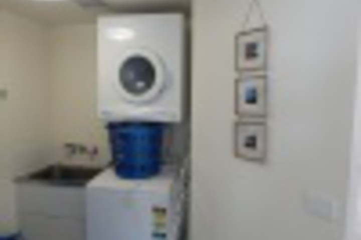Room 52 of 560