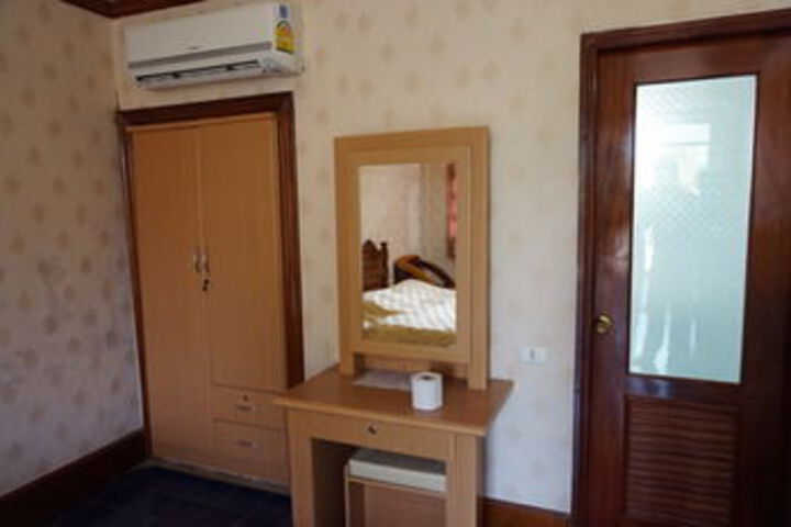 Room 29 of 37