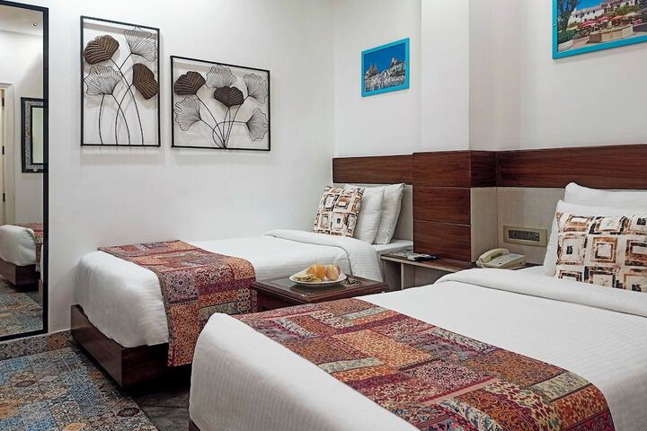Room 7 of 28