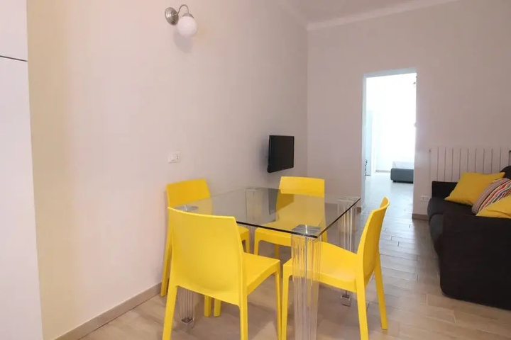 Room 4 of 14