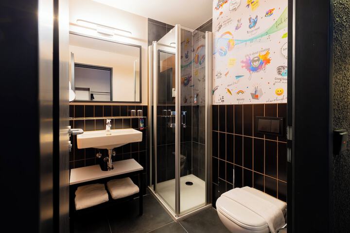 Room 55 of 110