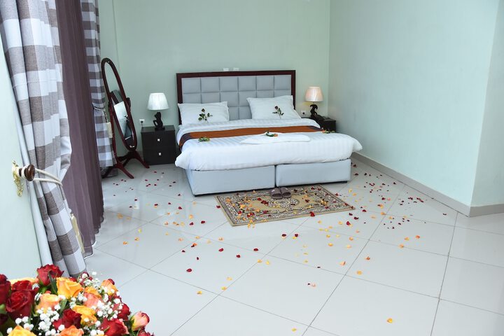 Room 8 of 36