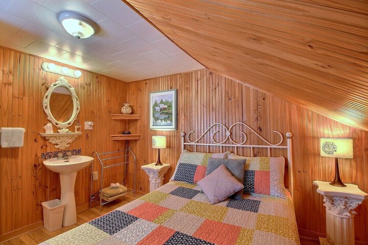 Room 14 of 42