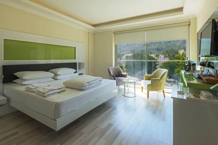 Room 3 of 47