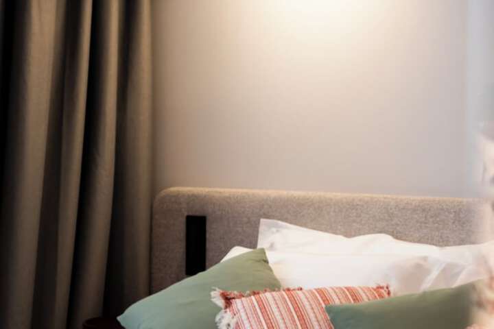 Room 9 of 37