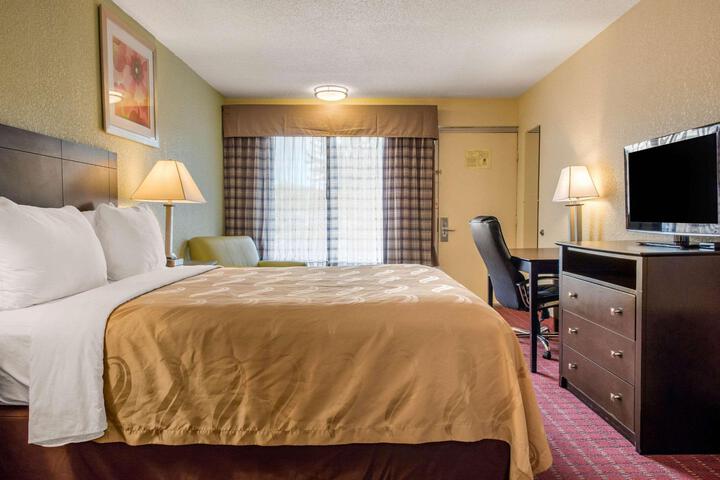 Standard | King Bed (5 of 9)