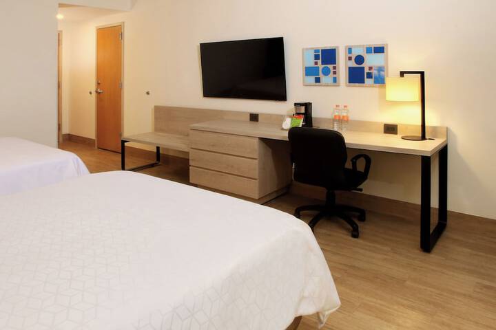 Room 6 of 51