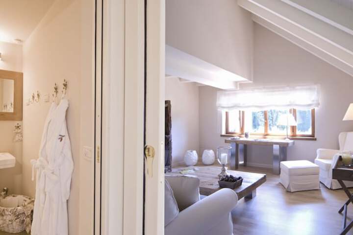 Room 16 of 42