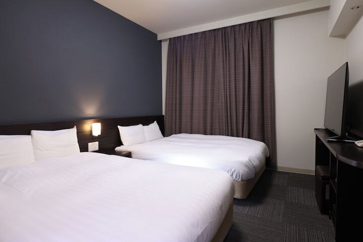 Room 6 of 71