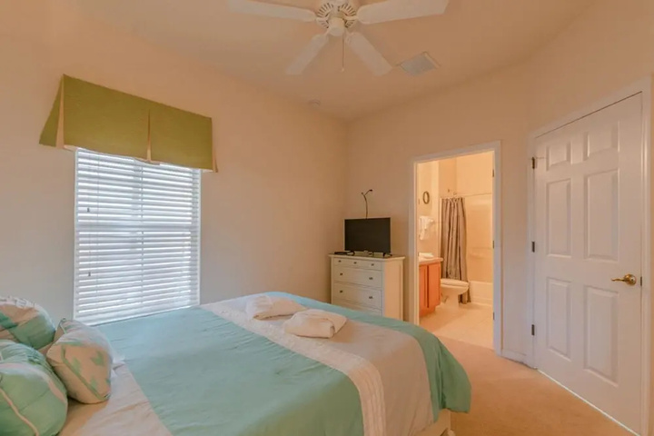 Room 5 of 18