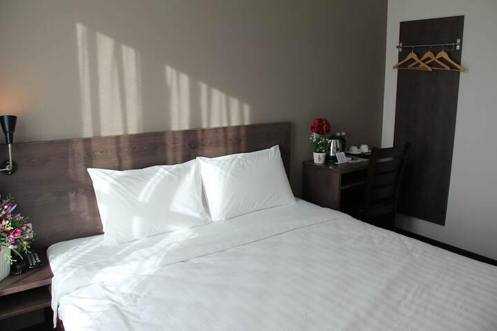 Room 8 of 50