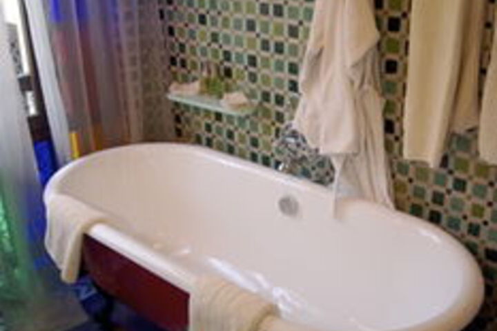 Room 4 of 62