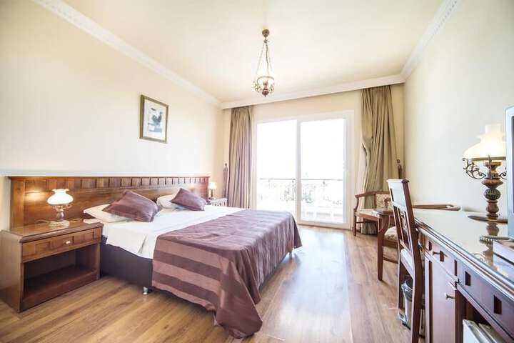 Room 2 of 19