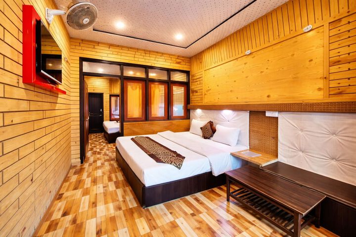 Room 17 of 48