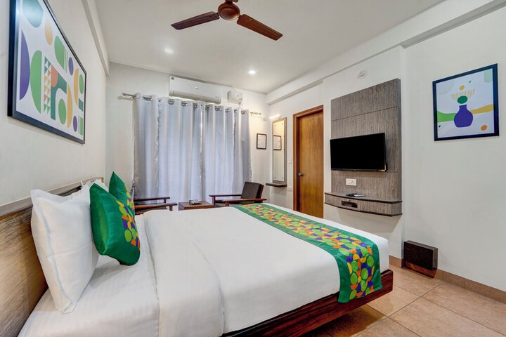 Room 9 of 44