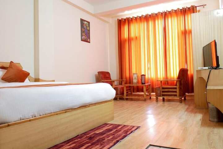 Room 9 of 48