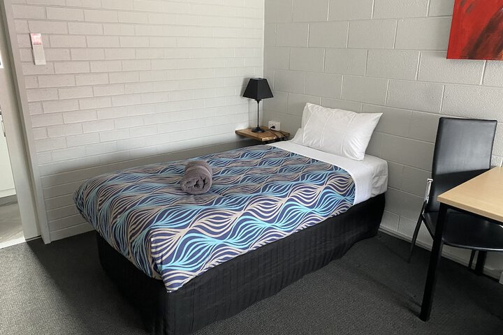 Room 3 of 43