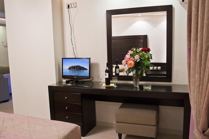 Room 4 of 47