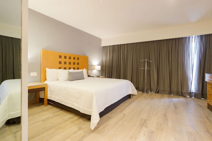 Room 15 of 51