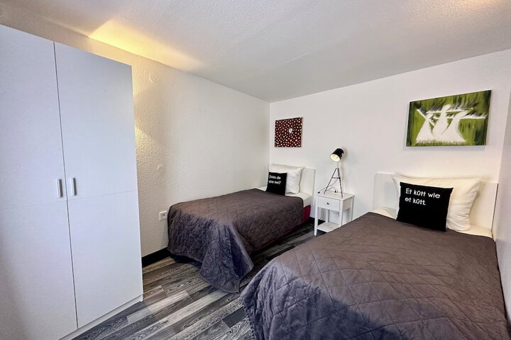 Room 30 of 81