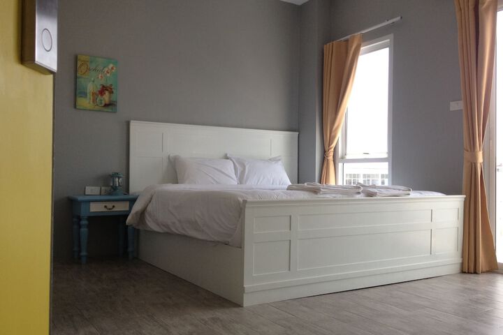 Room 3 of 64