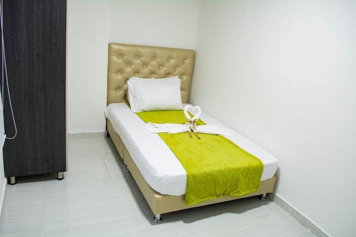 Room 17 of 40