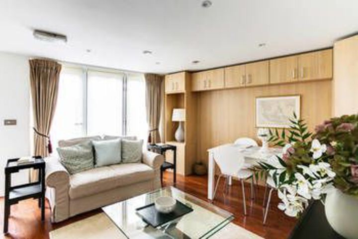 Room 14 of 22