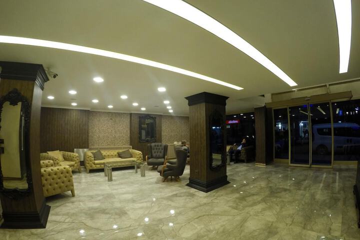 Hotel Interior 6 of 32