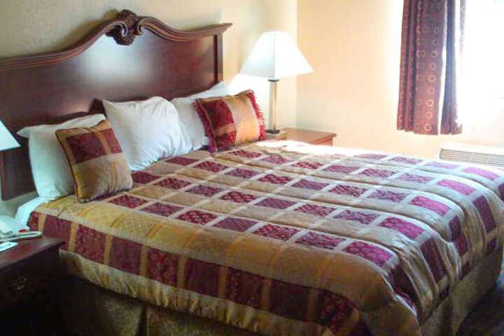 1 King Bed (9 of 13)