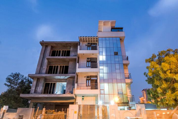 OYO 2807 Hotel Crosswinds Residency