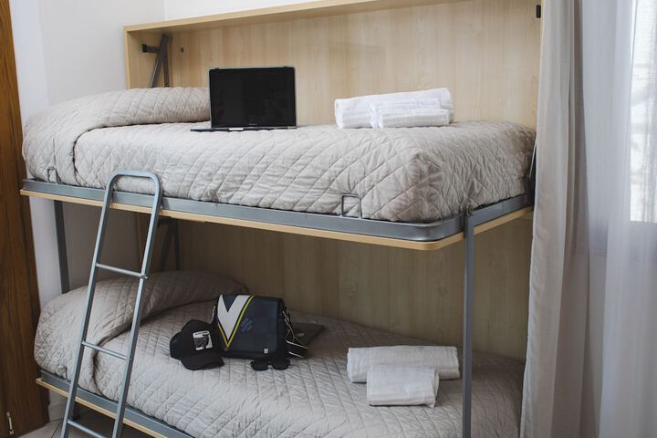 Room 10 of 12