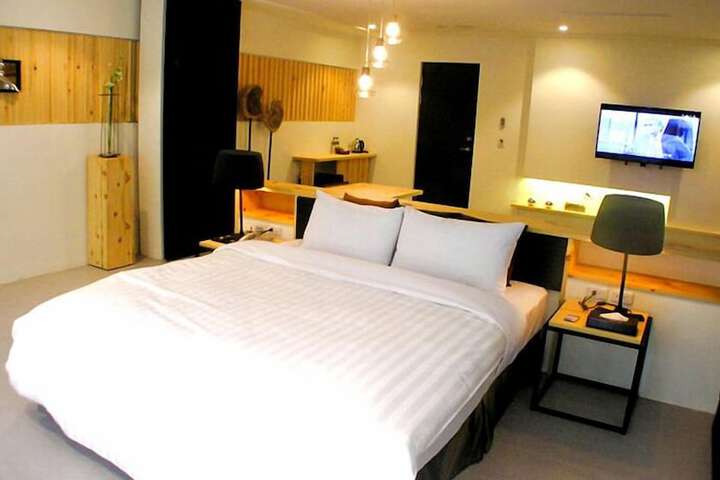 Room 7 of 49